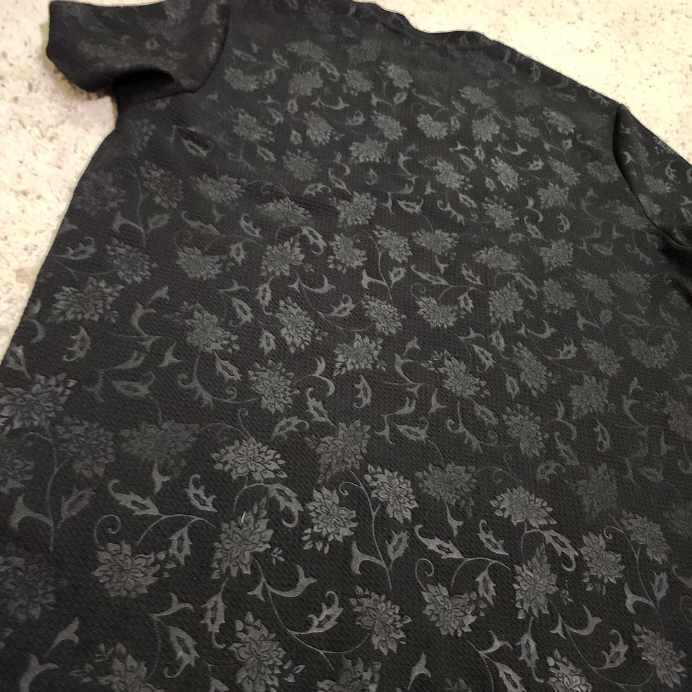 Guess Los Angeles Men's Black Floral-Texture Short-Sleeve Notch-Neck Sz L - Picture 9 of 11